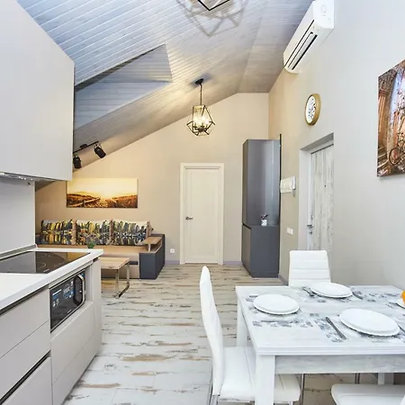 Luxury In The Heart Apartment *